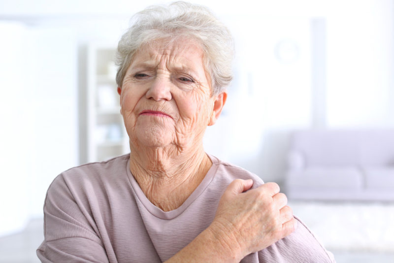 How physiotherapy can help seniors with shoulder pain